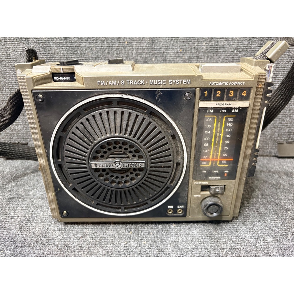 Vintage General Electric FM AM 8 Track Music System Portable Radio Olive Green